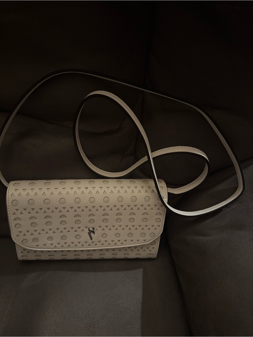 Simply Vera Vera Wang Taupe Crossbody Wallet with Cutout Pattern